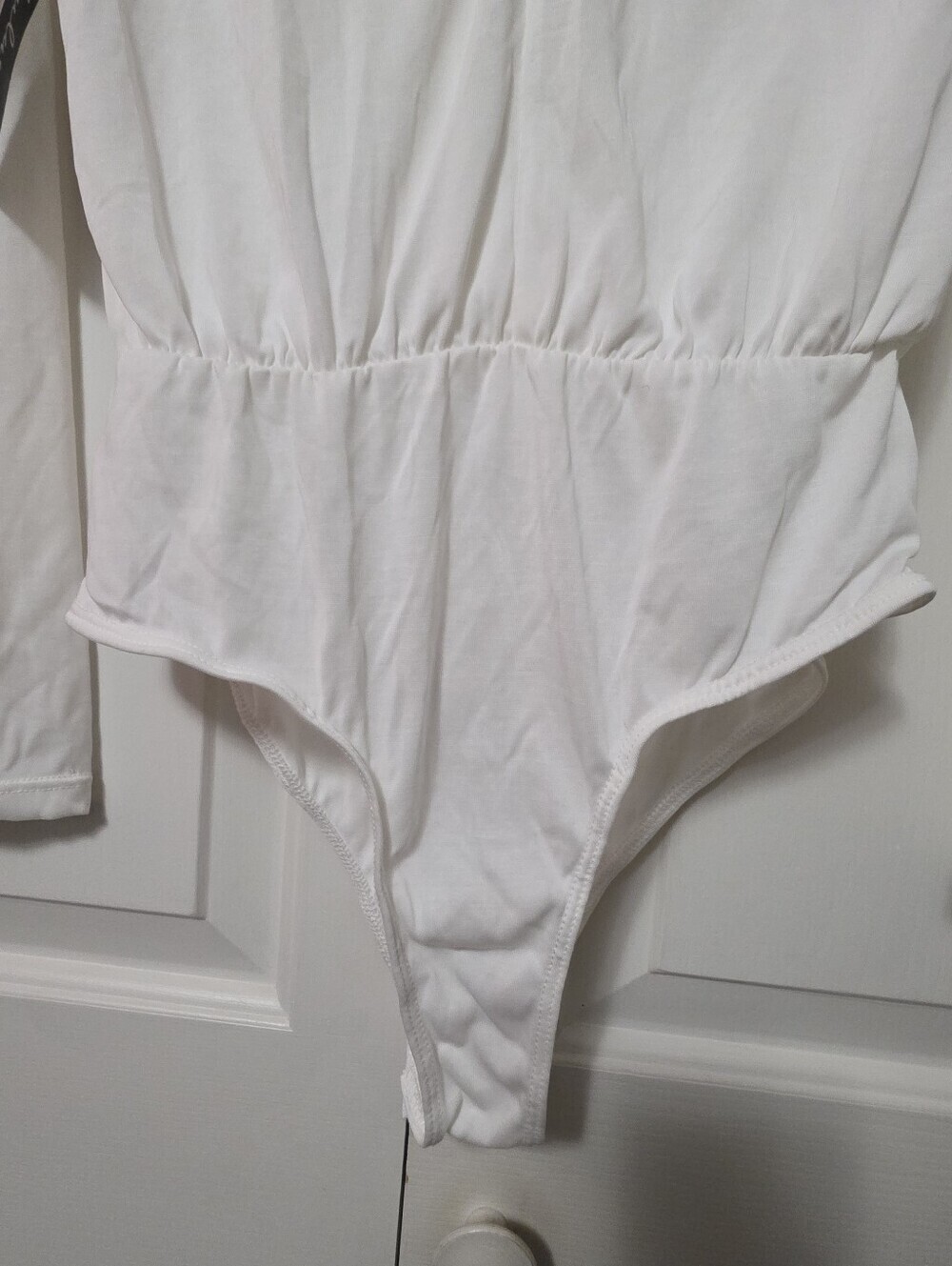 Lulu's Ivory Long-Sleeve Bodysuit NWT Size M - Picture 6 of 12